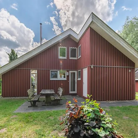 Gemuetliches Mit Garten Und Terrasse Im Hafendorf Mueritz * Rechlin