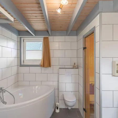 Gemuetliches Mit Garten Und Terrasse Im Hafendorf Mueritz Сasa de vacaciones *